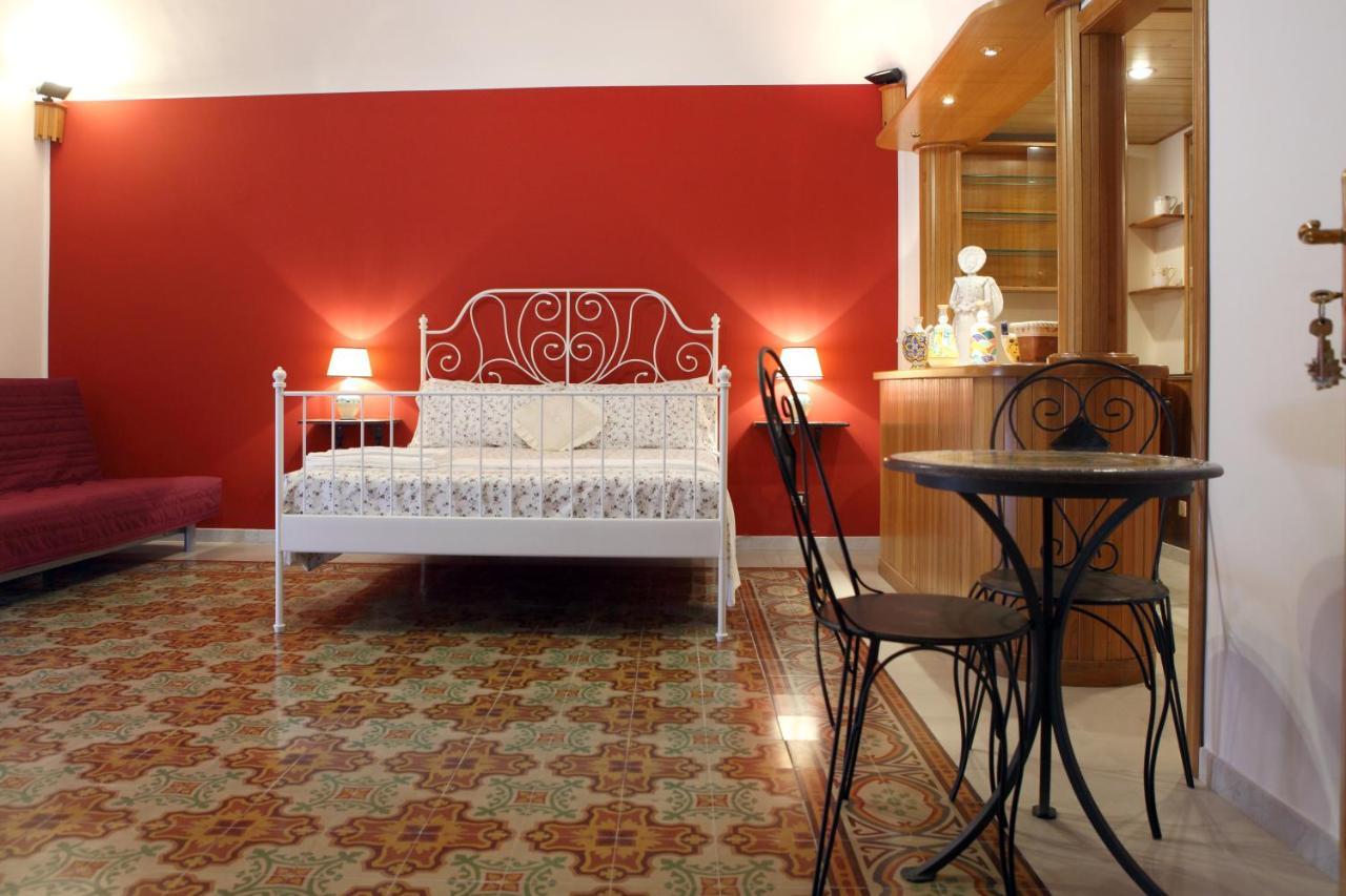 B&B Maia House Santo Stefano di Camastra Exterior photo