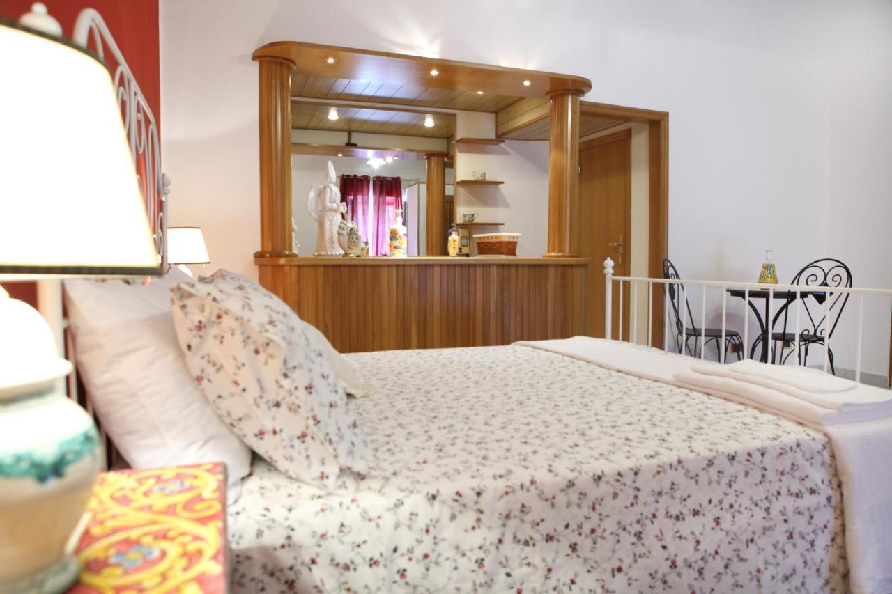 B&B Maia House Santo Stefano di Camastra Exterior photo